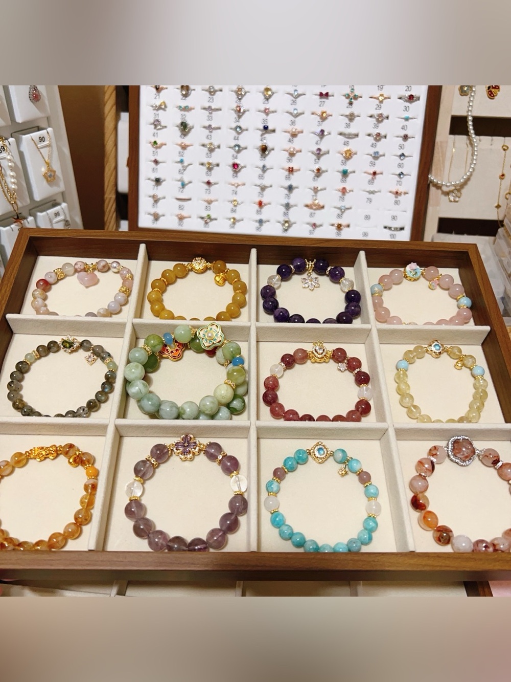 （04-30） Handmade bracelets for live show